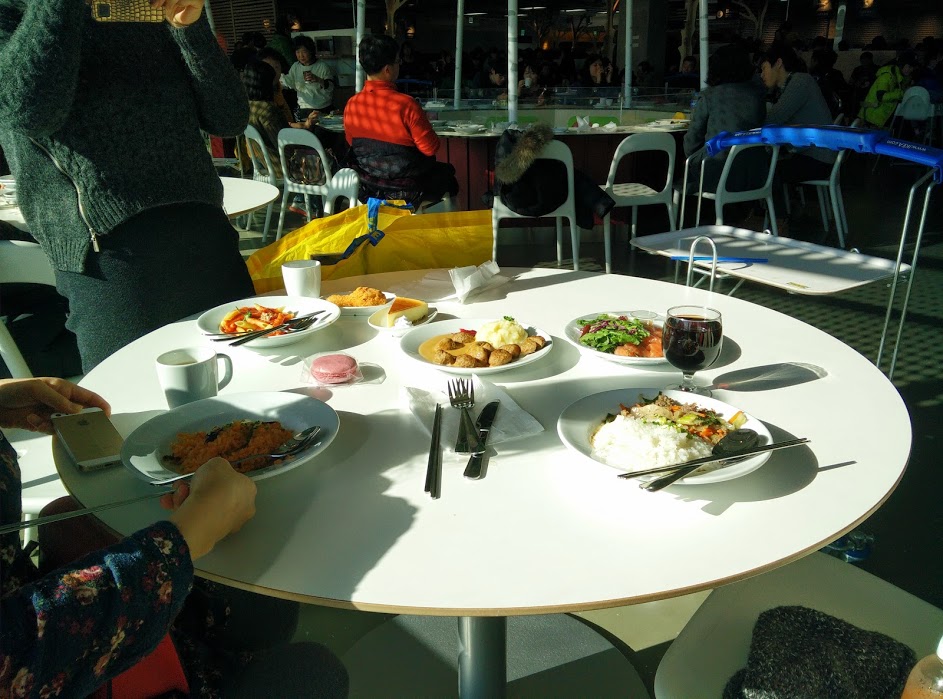 메인 디쉬 하나씩 다
시켜봤습니다...